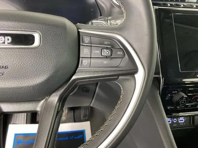 2024 Jeep Grand Cherokee Laredo 4x2