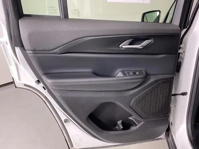 2024 Jeep Grand Cherokee Laredo 4x2