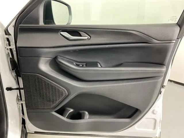 2024 Jeep Grand Cherokee Laredo 4x2