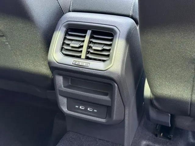 2026 Volkswagen Taos SEL