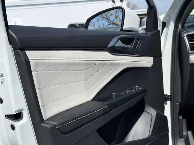 2026 Volkswagen Taos SEL