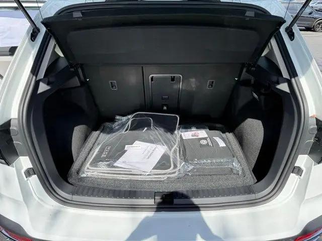 2026 Volkswagen Taos SEL