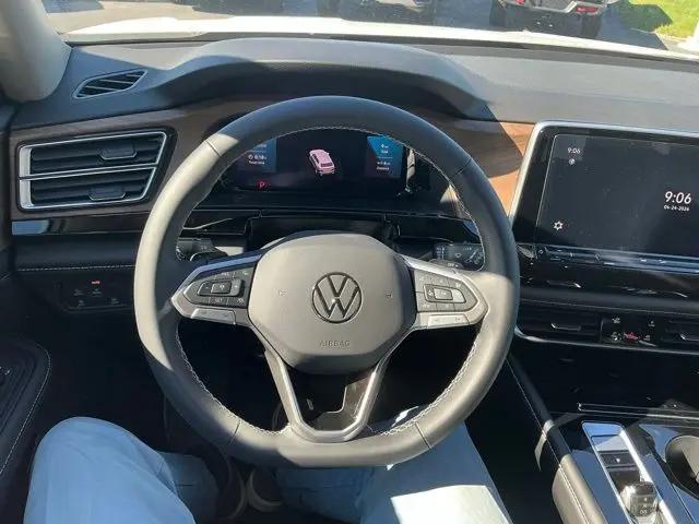 2026 Volkswagen Atlas SE with Technology