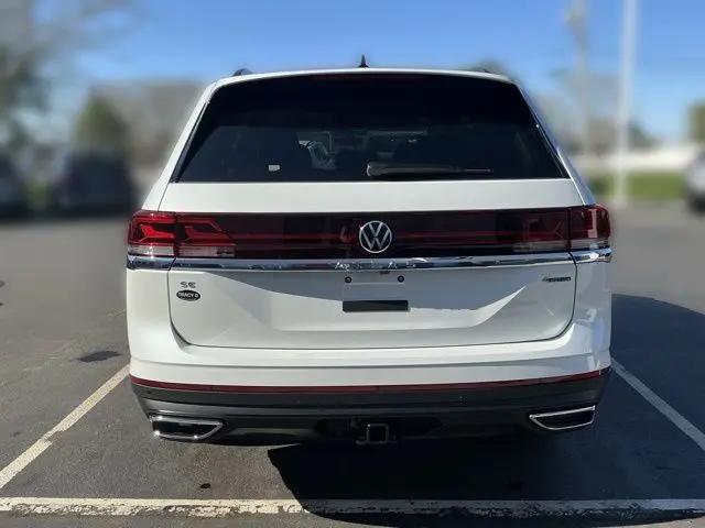 2026 Volkswagen Atlas SE with Technology