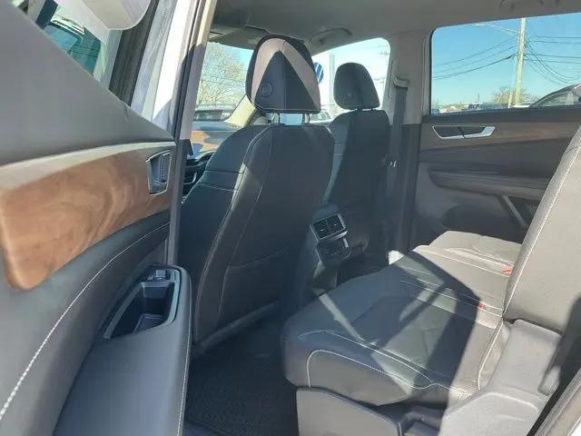 2026 Volkswagen Atlas SE with Technology