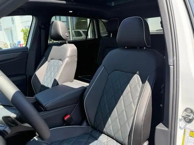 2026 Volkswagen Atlas Cross Sport SEL Premium R-Line