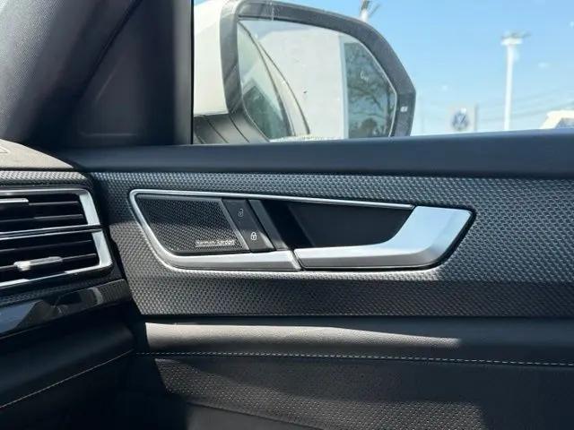2026 Volkswagen Atlas Cross Sport SEL Premium R-Line