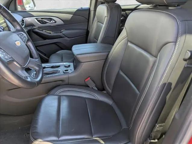 2023 Chevrolet Traverse AWD LT Leather