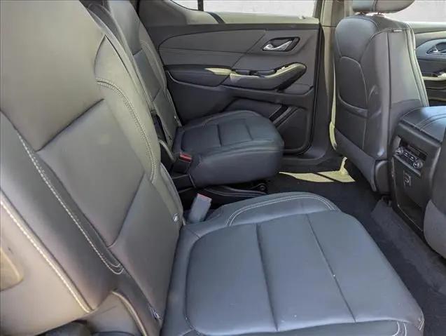 2023 Chevrolet Traverse AWD LT Leather