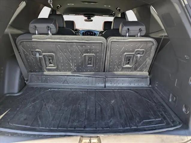 2023 Chevrolet Traverse AWD LT Leather