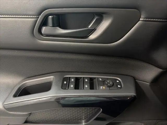 2024 Nissan Pathfinder SV FWD
