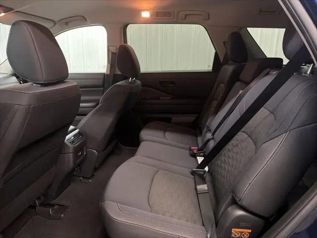 2024 Nissan Pathfinder SV FWD