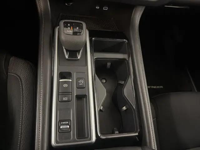 2024 Nissan Pathfinder SV FWD