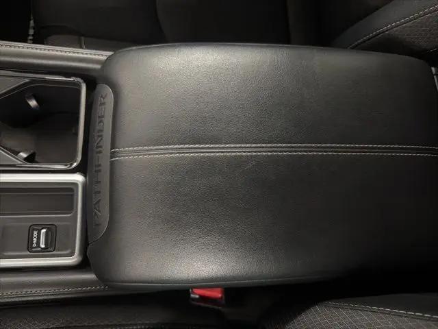 2024 Nissan Pathfinder SV FWD