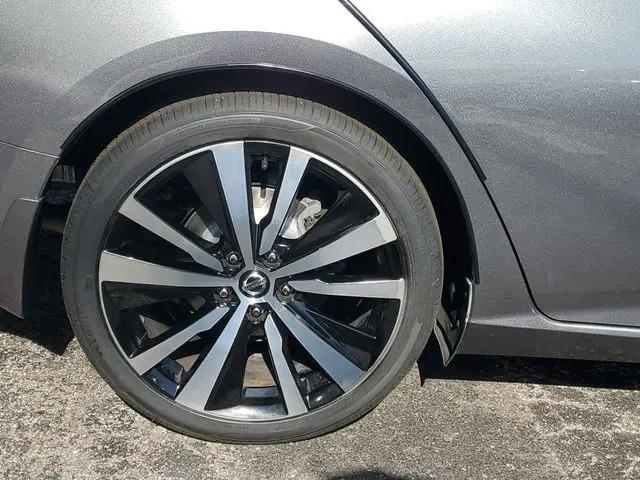 2020 Nissan Altima SR FWD