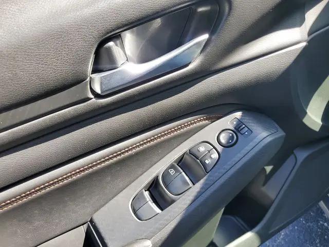 2020 Nissan Altima SR FWD