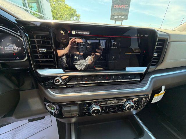 2026 GMC Sierra 1500 Crew Cab, Standard Bed, SLT, 4WD