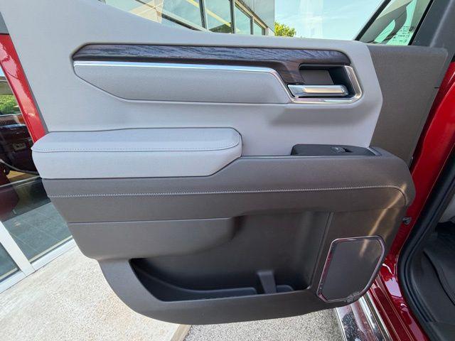 2026 GMC Sierra 1500 Crew Cab, Standard Bed, SLT, 4WD