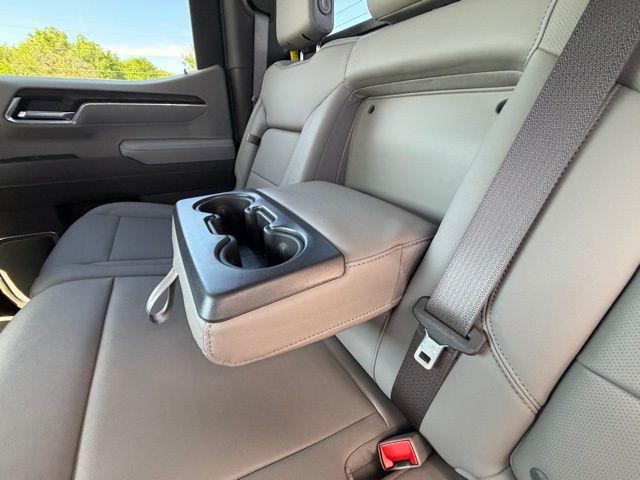 2026 GMC Sierra 1500 Crew Cab, Standard Bed, SLT, 4WD