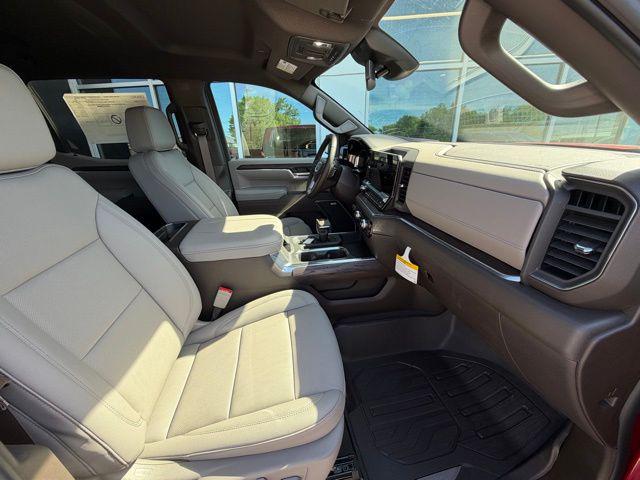 2026 GMC Sierra 1500 Crew Cab, Standard Bed, SLT, 4WD