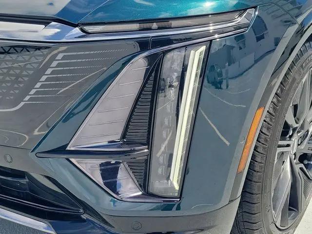 2024 Cadillac iQ Sport w/1SK