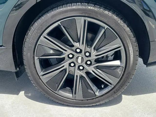 2024 Cadillac iQ Sport w/1SK