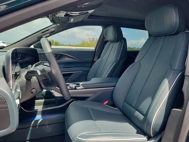 2024 Cadillac iQ Sport w/1SK