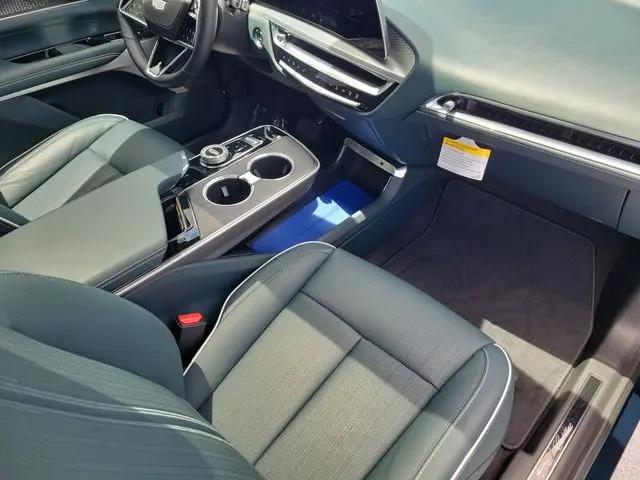 2024 Cadillac iQ Sport w/1SK