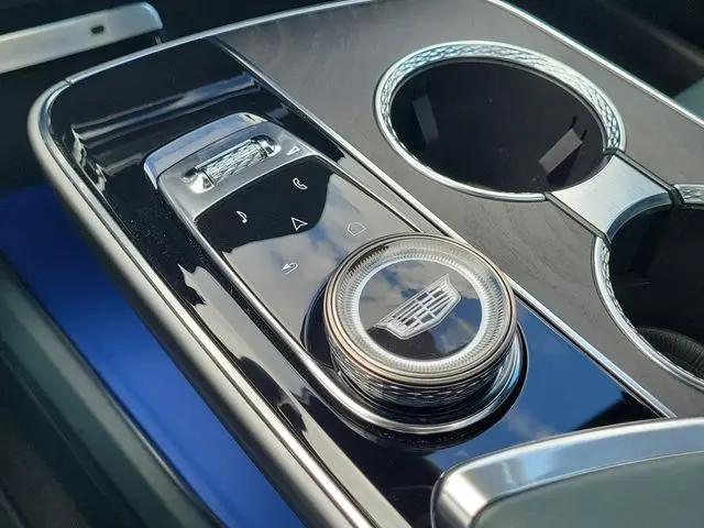 2024 Cadillac iQ Sport w/1SK