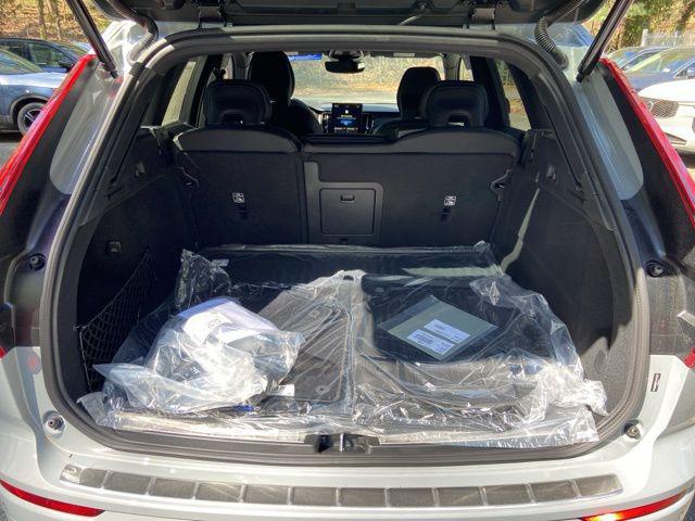 2026 Volvo XC60 Plug-In Hybrid Black Edition Ultra, T8 AWD Electric/Gasoline, Dark