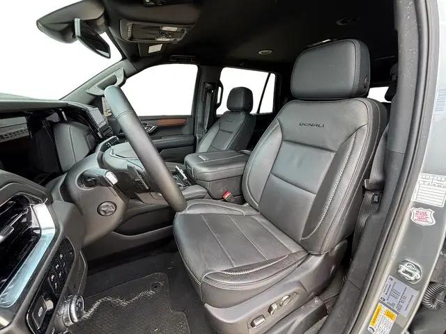 2025 GMC Yukon 4WD Denali