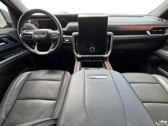 2025 GMC Yukon 4WD Denali