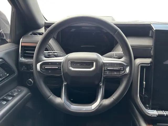 2025 GMC Yukon 4WD Denali