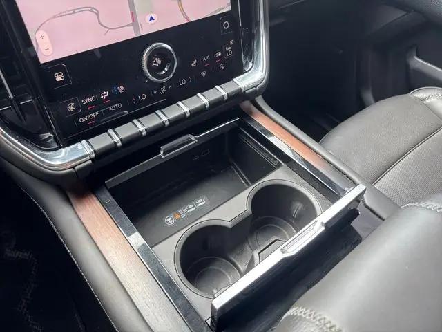 2025 GMC Yukon 4WD Denali