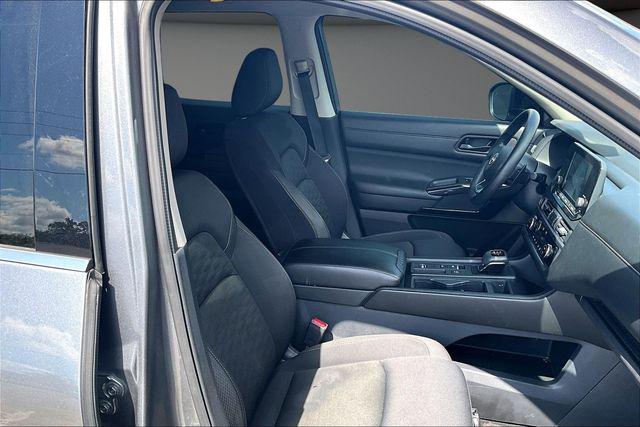 2024 Nissan Pathfinder S FWD