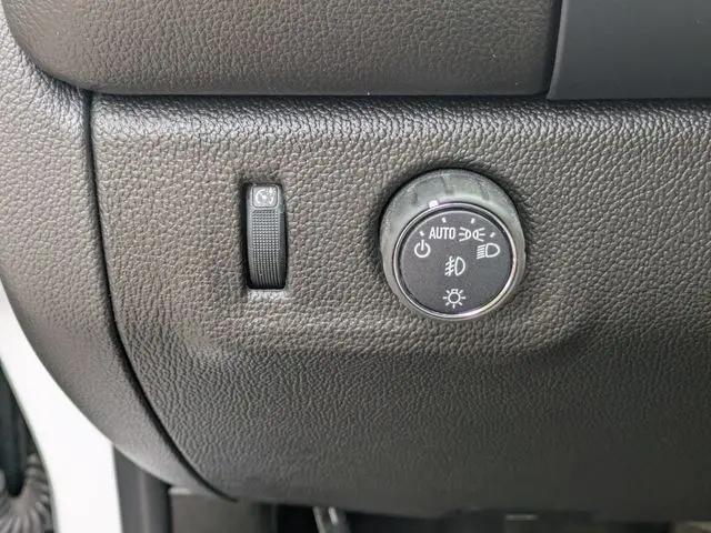 2022 GMC Canyon 2WD Crew Cab Short Box Elevation