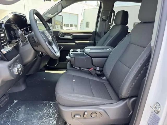 2026 GMC Sierra 3500HD Crew Cab, Long Bed, SLE Dual Rear Wheel, 4WD
