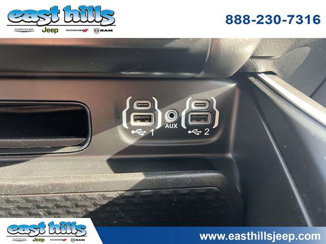 2022 Ram 1500 Big Horn Crew Cab 4x4 5'7" Box