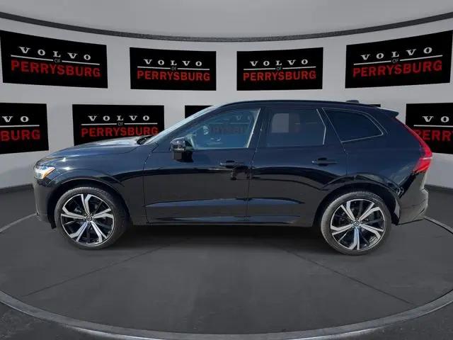 2024 Volvo XC60 B5 Ultimate Dark Theme