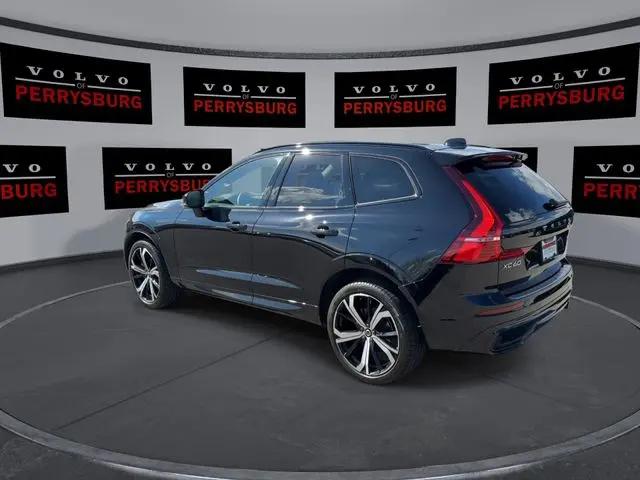 2024 Volvo XC60 B5 Ultimate Dark Theme