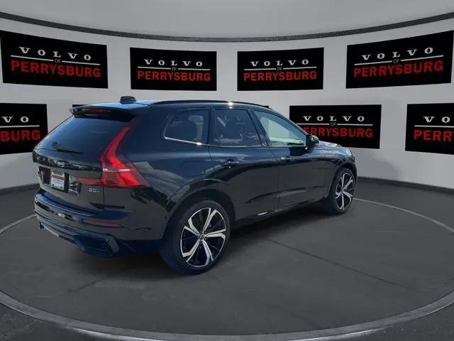 2024 Volvo XC60 B5 Ultimate Dark Theme