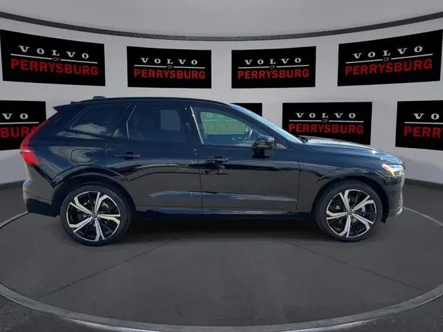 2024 Volvo XC60 B5 Ultimate Dark Theme