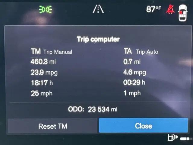 2024 Volvo XC60 B5 Ultimate Dark Theme