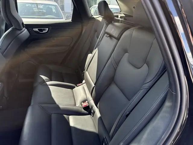 2024 Volvo XC60 B5 Ultimate Dark Theme