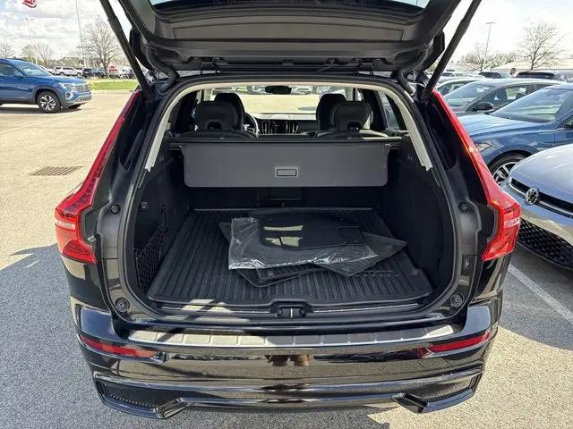 2024 Volvo XC60 B5 Ultimate Dark Theme