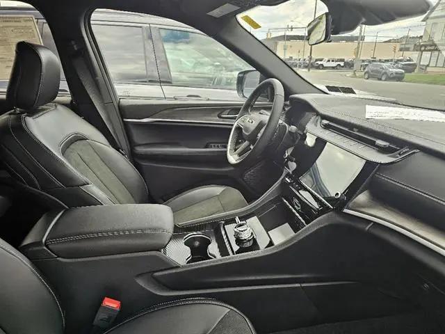 2026 Jeep Grand Cherokee L Altitude 4x4