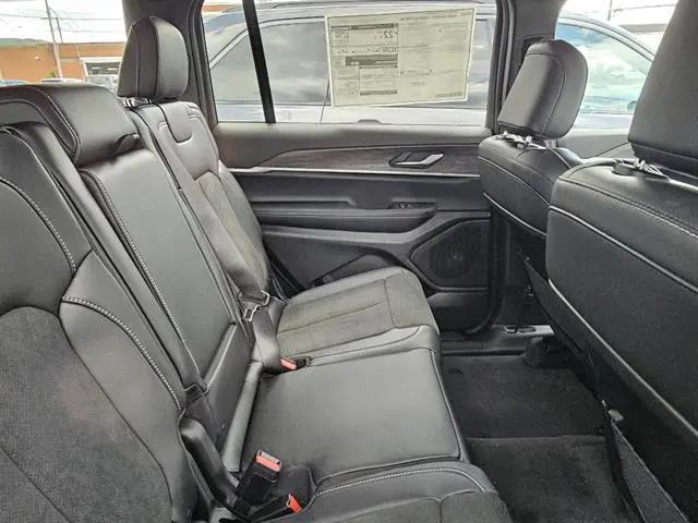 2026 Jeep Grand Cherokee L Altitude 4x4