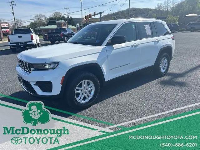2022 Jeep Grand Cherokee Laredo 4x4 for sale in Staunton, VA