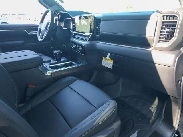 2026 GMC Sierra 1500 Crew Cab, Short Bed, SLT, 4WD