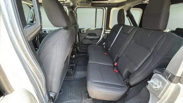 2018 Jeep Wrangler Unlimited Sahara 4x4